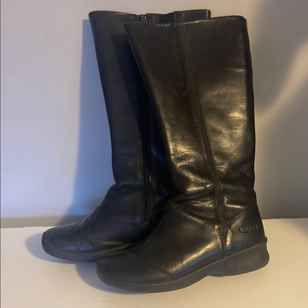 Keen Women's Black Leather Boots size 9